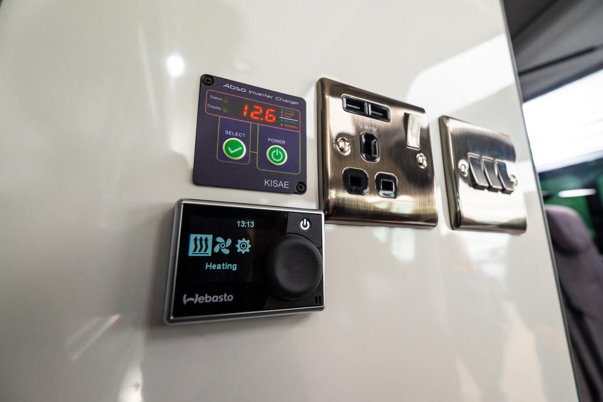 Controls Vr200