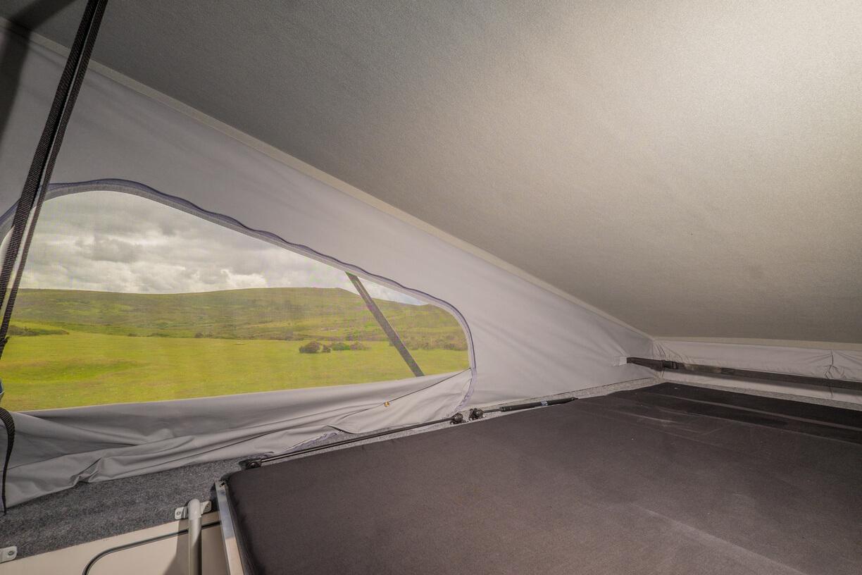 Pop Roof Bed 2 Vr200